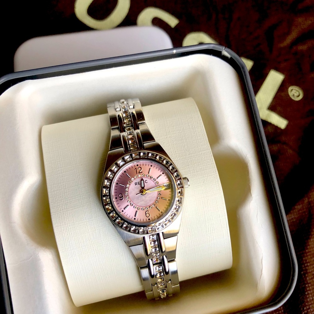 Relic by Fossil. Women queen’s court quartz /Crystal sport watch